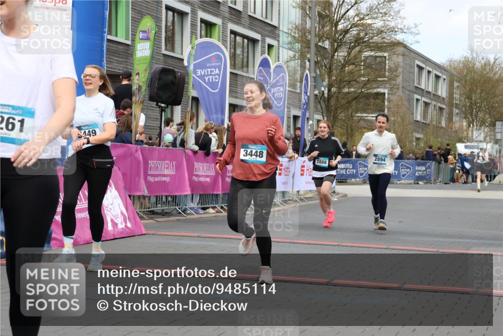 12.04.2026 - 45. Internationalen Wilhelmsburger Insellauf Strokosch-Dieckow http://msf.ph/oto/9485114 12.04.2026 13:20:33 Ziel 3448, 3449, 2894, 2888 meine-sportfotos.de