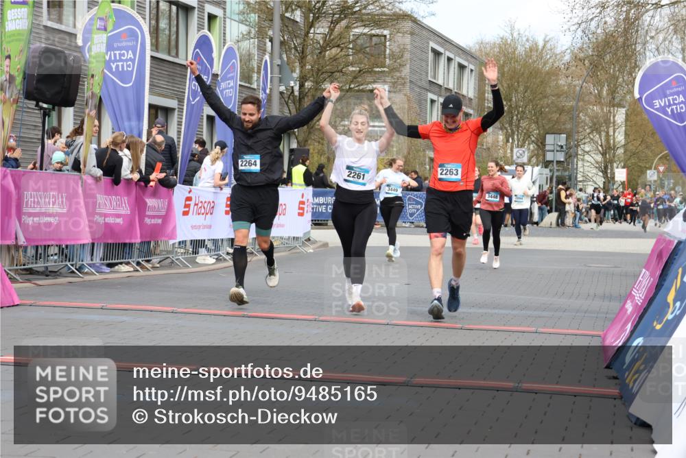 12.04.2026 - 45. Internationalen Wilhelmsburger Insellauf Strokosch-Dieckow http://msf.ph/oto/9485165 12.04.2026 13:20:28 Ziel 2261, 2264, 3448, 3449 meine-sportfotos.de