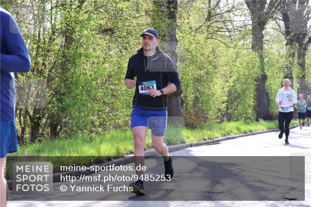 12.04.2026 - 45. Internationalen Wilhelmsburger Insellauf Yannick Fuchs http://msf.ph/oto/9485253 12.04.2026 10:28:10 Laufen 4063, 2425, 3214 meine-sportfotos.de