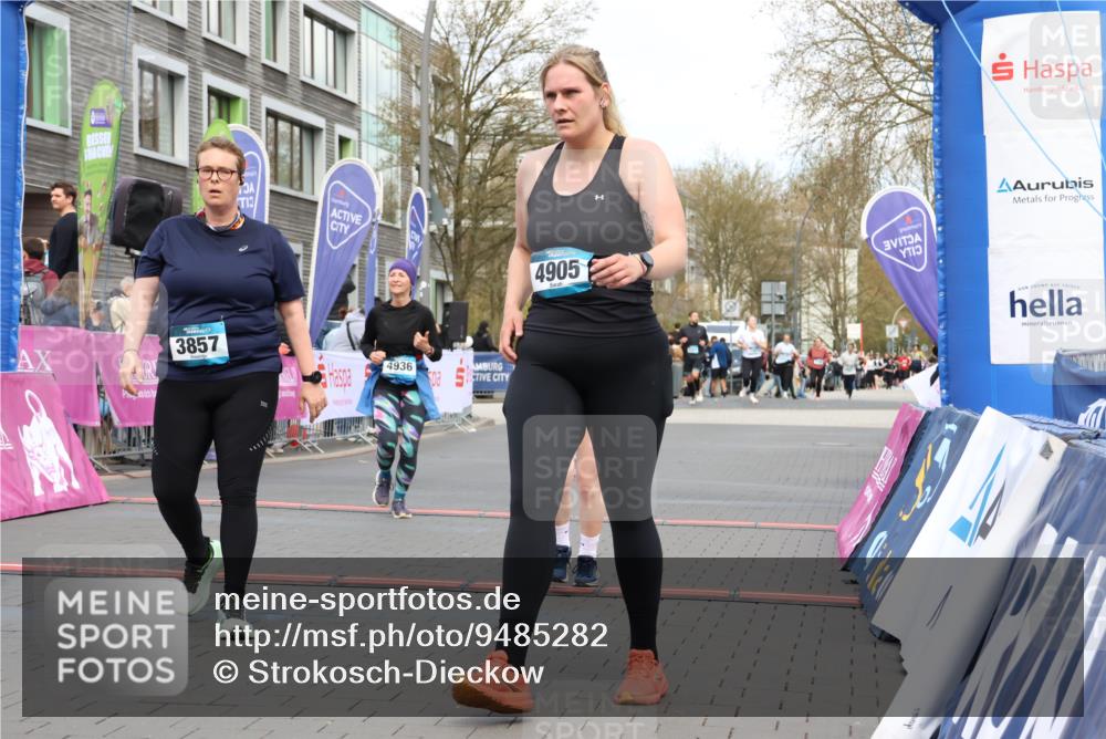 12.04.2026 - 45. Internationalen Wilhelmsburger Insellauf Strokosch-Dieckow http://msf.ph/oto/9485282 12.04.2026 13:20:19 Ziel 2946, 4905, 4274, 2534, 4936, 2366, 3655 meine-sportfotos.de