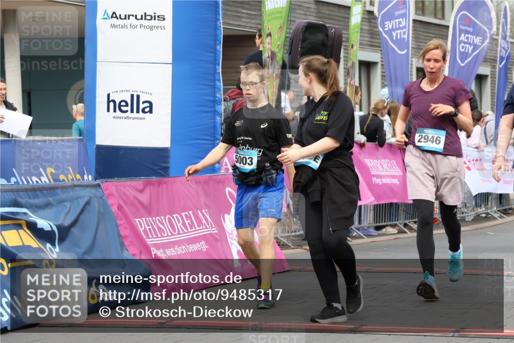 12.04.2026 - 45. Internationalen Wilhelmsburger Insellauf Strokosch-Dieckow http://msf.ph/oto/9485317 12.04.2026 13:20:15 Ziel 5003, 3857, 2946, 4905, 4274, 2534, 4936 meine-sportfotos.de