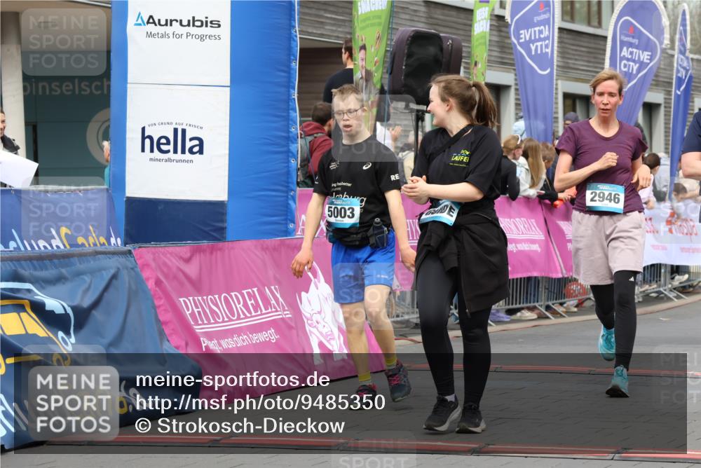 12.04.2026 - 45. Internationalen Wilhelmsburger Insellauf Strokosch-Dieckow http://msf.ph/oto/9485350 12.04.2026 13:20:15 Ziel 5003, 3857, 2946, 4905, 4274, 2534, 4936 meine-sportfotos.de