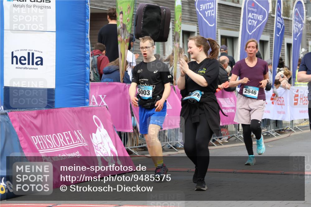 12.04.2026 - 45. Internationalen Wilhelmsburger Insellauf Strokosch-Dieckow http://msf.ph/oto/9485375 12.04.2026 13:20:14 Ziel 5003, 3857, 2946, 4905, 4274, 2534 meine-sportfotos.de