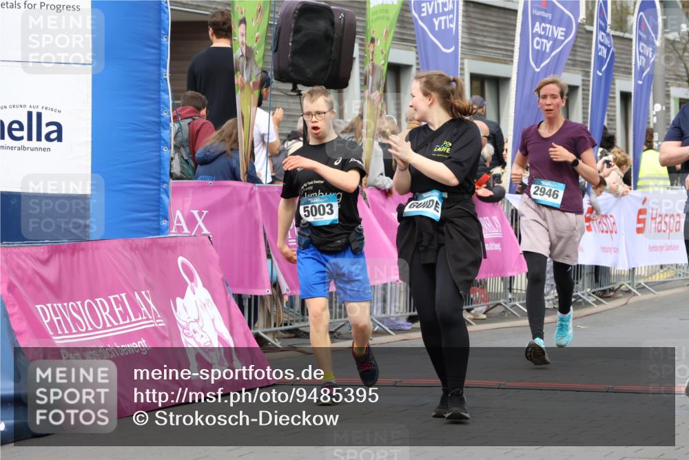 12.04.2026 - 45. Internationalen Wilhelmsburger Insellauf Strokosch-Dieckow http://msf.ph/oto/9485395 12.04.2026 13:20:14 Ziel 5003, 3857, 2946, 4905, 4274, 2534 meine-sportfotos.de