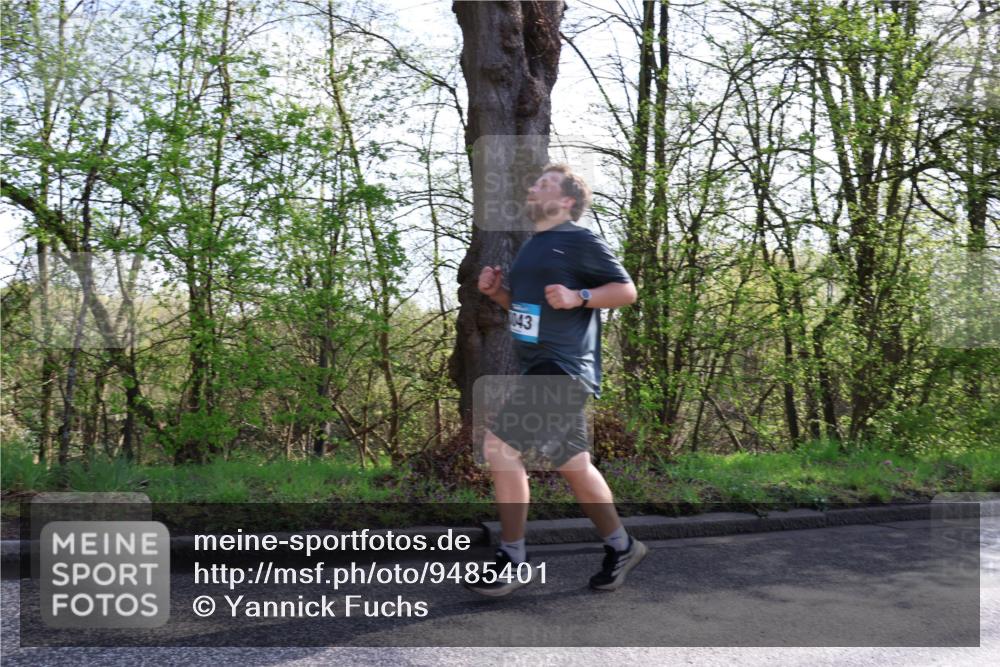 12.04.2026 - 45. Internationalen Wilhelmsburger Insellauf Yannick Fuchs http://msf.ph/oto/9485401 12.04.2026 10:28:24 Laufen 043 meine-sportfotos.de