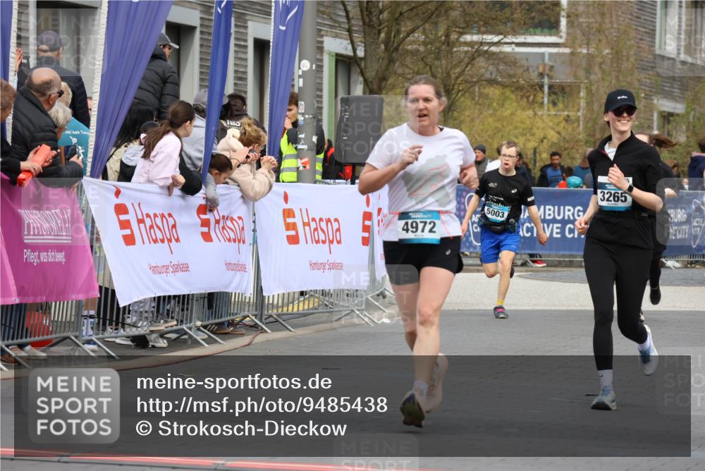 12.04.2026 - 45. Internationalen Wilhelmsburger Insellauf Strokosch-Dieckow http://msf.ph/oto/9485438 12.04.2026 13:20:06 Ziel 2799, 4972, 3265 meine-sportfotos.de