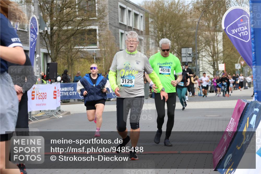12.04.2026 - 45. Internationalen Wilhelmsburger Insellauf Strokosch-Dieckow http://msf.ph/oto/9485488 12.04.2026 13:19:58 Ziel 3927, 3193, 4469, 5327, 3125, 4518, 5778 meine-sportfotos.de