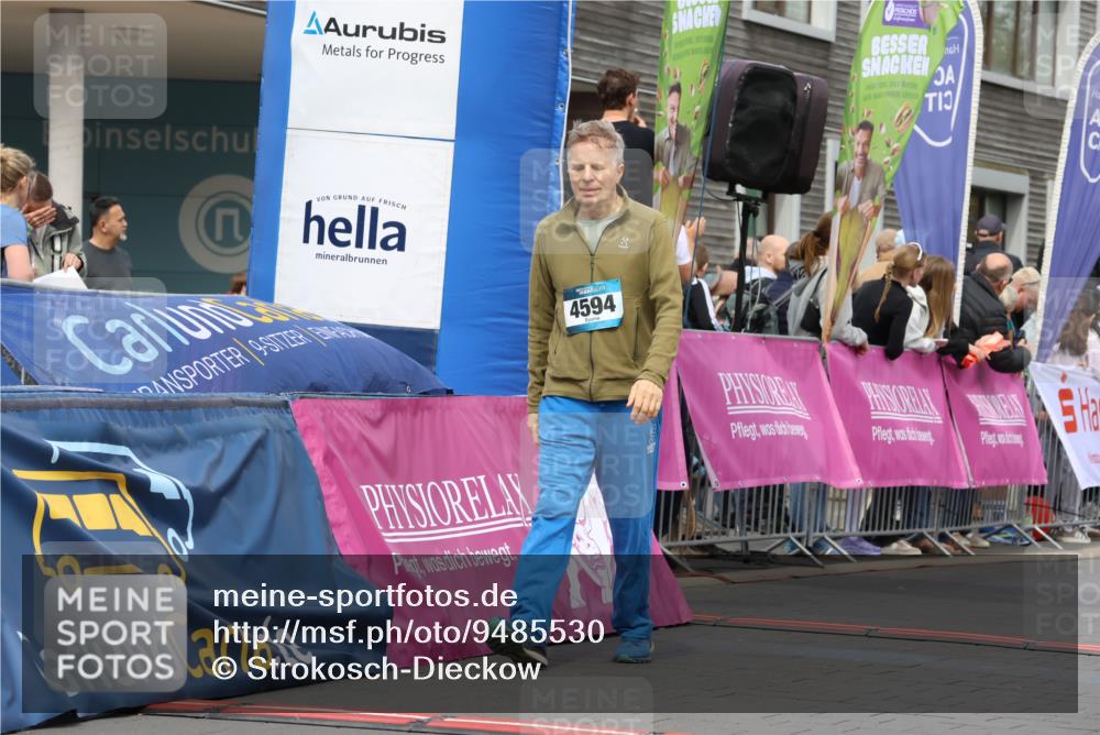 12.04.2026 - 45. Internationalen Wilhelmsburger Insellauf Strokosch-Dieckow http://msf.ph/oto/9485530 12.04.2026 13:19:53 Ziel 5007, 4594, 4984, 3927, 3193, 4469 meine-sportfotos.de