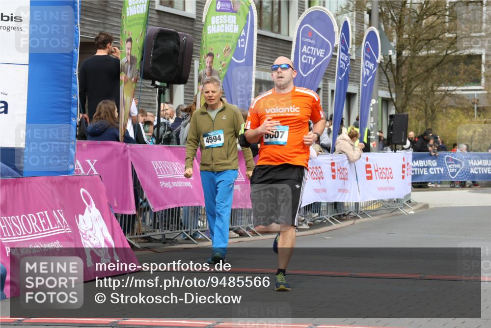 12.04.2026 - 45. Internationalen Wilhelmsburger Insellauf Strokosch-Dieckow http://msf.ph/oto/9485566 12.04.2026 13:19:50 Ziel 2027, 5007, 4594, 4984, 3927 meine-sportfotos.de