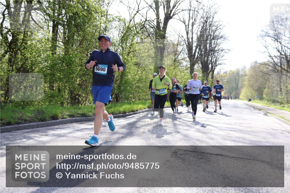 12.04.2026 - 45. Internationalen Wilhelmsburger Insellauf Yannick Fuchs http://msf.ph/oto/9485775 12.04.2026 10:35:03 Laufen 5690, 3430, 5325, 5690, 2301 meine-sportfotos.de