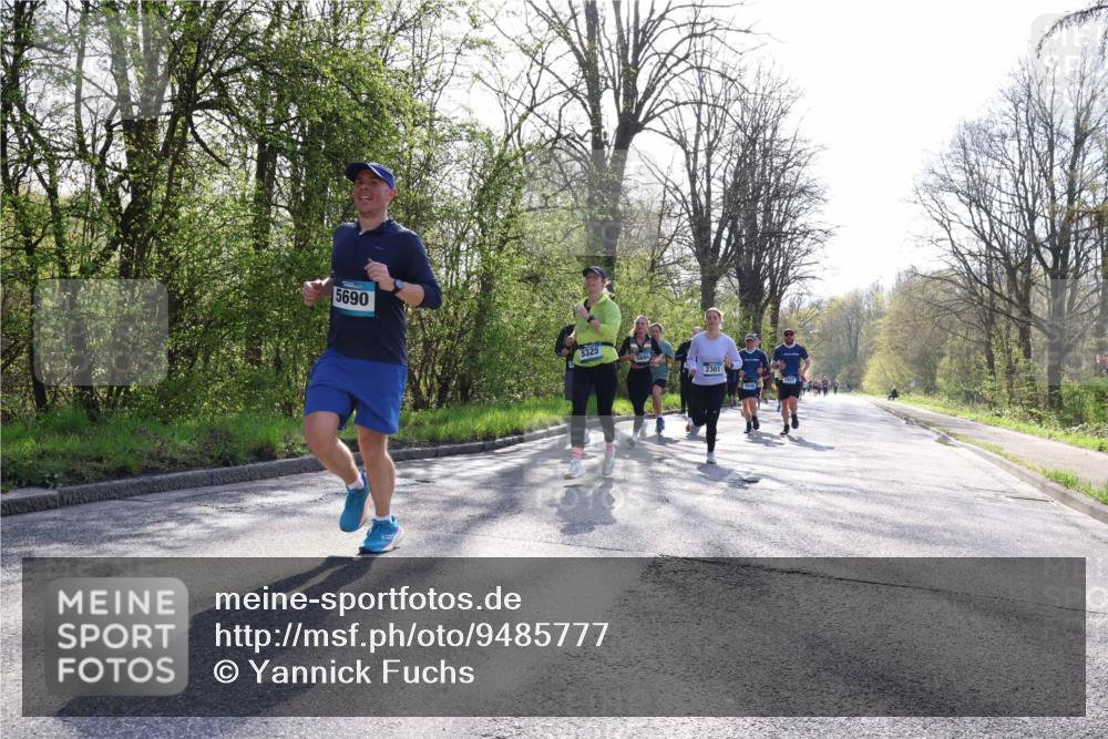 12.04.2026 - 45. Internationalen Wilhelmsburger Insellauf Yannick Fuchs http://msf.ph/oto/9485777 12.04.2026 10:35:03 Laufen 5690, 5325, 2301, 5037, 5646 meine-sportfotos.de