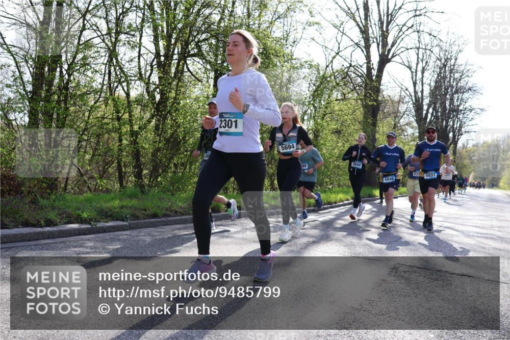 12.04.2026 - 45. Internationalen Wilhelmsburger Insellauf Yannick Fuchs http://msf.ph/oto/9485799 12.04.2026 10:35:05 Laufen 2301, 5694, 49, 3848, 5046, 5037 meine-sportfotos.de