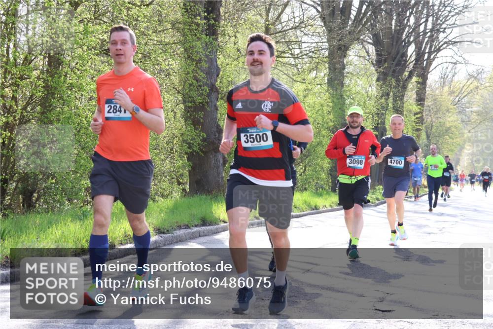 12.04.2026 - 45. Internationalen Wilhelmsburger Insellauf Yannick Fuchs http://msf.ph/oto/9486075 12.04.2026 10:35:38 Laufen 284, 3500, 3098, 4700, 317 meine-sportfotos.de