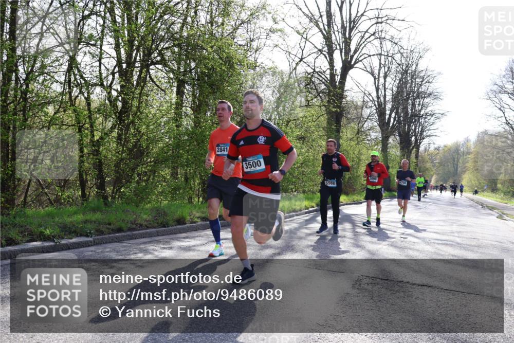 12.04.2026 - 45. Internationalen Wilhelmsburger Insellauf Yannick Fuchs http://msf.ph/oto/9486089 12.04.2026 10:35:39 Laufen 2841, 3500, 5562, 3098 meine-sportfotos.de