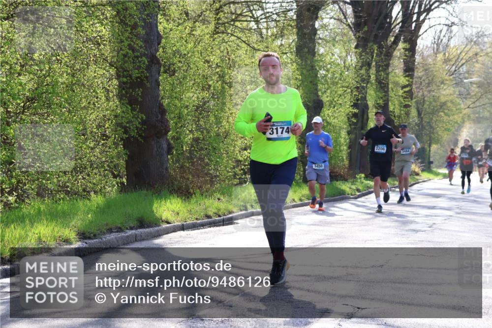 12.04.2026 - 45. Internationalen Wilhelmsburger Insellauf Yannick Fuchs http://msf.ph/oto/9486126 12.04.2026 10:35:45 Laufen 3174, 3450, 2206, 3484 meine-sportfotos.de