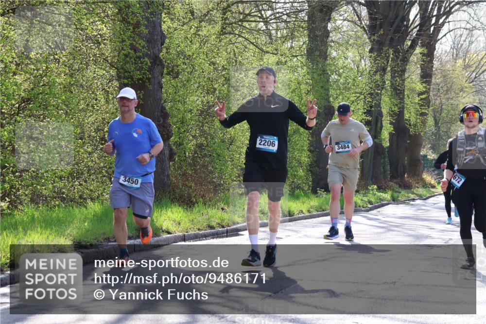 12.04.2026 - 45. Internationalen Wilhelmsburger Insellauf Yannick Fuchs http://msf.ph/oto/9486171 12.04.2026 10:35:49 Laufen 3450, 2206, 3484, 672 meine-sportfotos.de