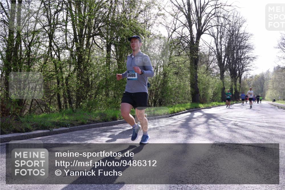 12.04.2026 - 45. Internationalen Wilhelmsburger Insellauf Yannick Fuchs http://msf.ph/oto/9486312 12.04.2026 10:30:07 Laufen 5688 meine-sportfotos.de