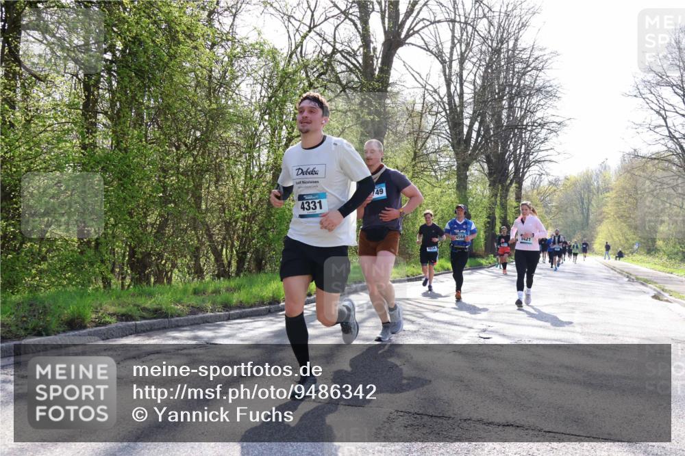 12.04.2026 - 45. Internationalen Wilhelmsburger Insellauf Yannick Fuchs http://msf.ph/oto/9486342 12.04.2026 10:36:07 Laufen 49, 4331, 4834, 5421 meine-sportfotos.de