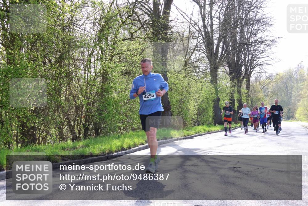 12.04.2026 - 45. Internationalen Wilhelmsburger Insellauf Yannick Fuchs http://msf.ph/oto/9486387 12.04.2026 10:30:15 Laufen 4295, 4649 meine-sportfotos.de