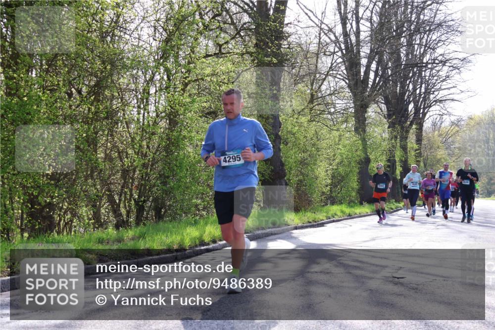 12.04.2026 - 45. Internationalen Wilhelmsburger Insellauf Yannick Fuchs http://msf.ph/oto/9486389 12.04.2026 10:30:15 Laufen 4295, 5560, 4645 meine-sportfotos.de