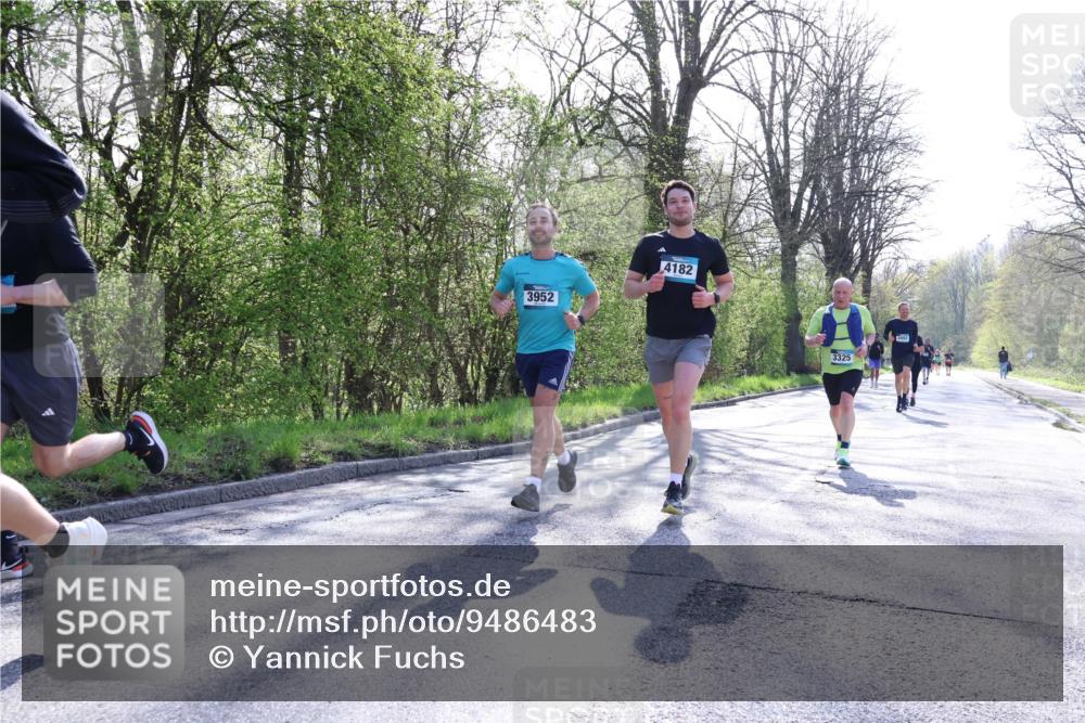 12.04.2026 - 45. Internationalen Wilhelmsburger Insellauf Yannick Fuchs http://msf.ph/oto/9486483 12.04.2026 10:36:22 Laufen 3952, 4182, 3325, 4992 meine-sportfotos.de