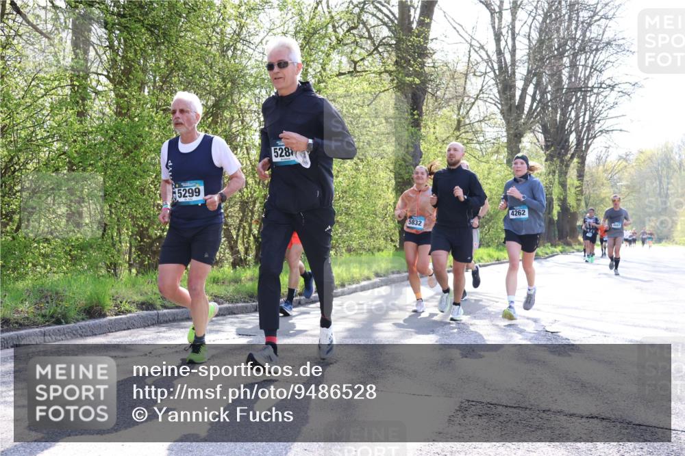 12.04.2026 - 45. Internationalen Wilhelmsburger Insellauf Yannick Fuchs http://msf.ph/oto/9486528 12.04.2026 10:30:28 Laufen 5299, 528, 5832, 4262, 4667 meine-sportfotos.de