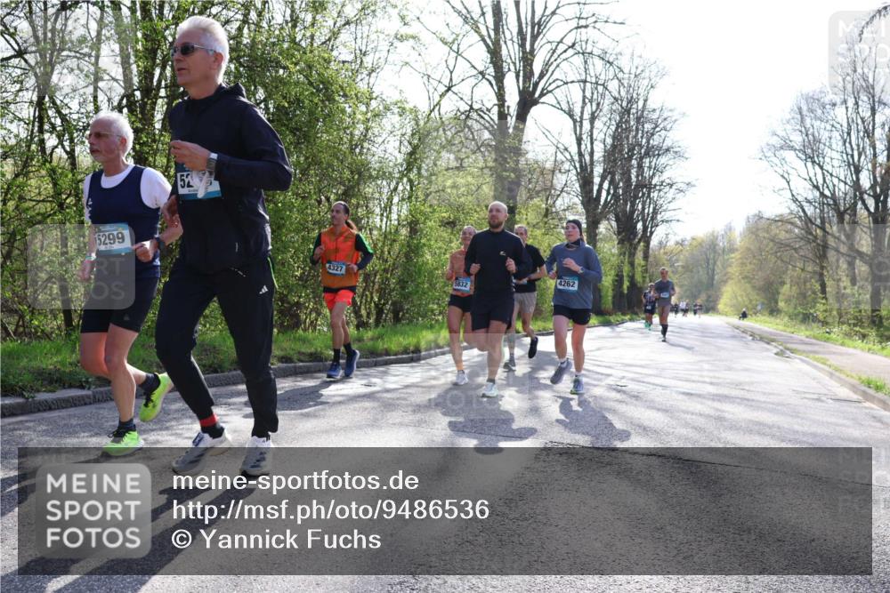 12.04.2026 - 45. Internationalen Wilhelmsburger Insellauf Yannick Fuchs http://msf.ph/oto/9486536 12.04.2026 10:30:29 Laufen 5299, 52, 4327, 4262, 5832 meine-sportfotos.de