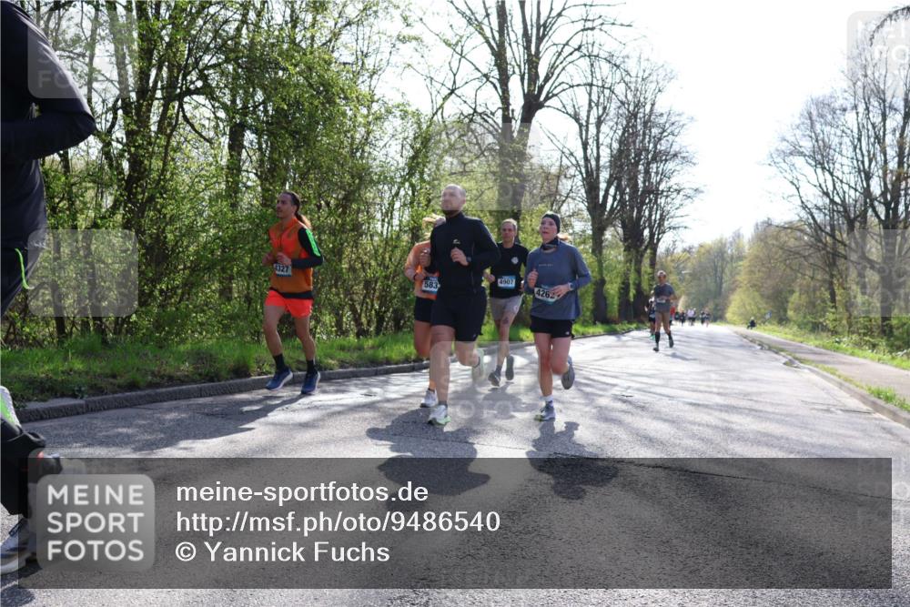 12.04.2026 - 45. Internationalen Wilhelmsburger Insellauf Yannick Fuchs http://msf.ph/oto/9486540 12.04.2026 10:30:29 Laufen 4327, 583, 4907, 4262 meine-sportfotos.de