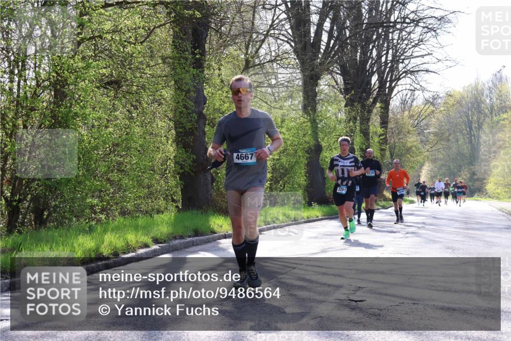 12.04.2026 - 45. Internationalen Wilhelmsburger Insellauf Yannick Fuchs http://msf.ph/oto/9486564 12.04.2026 10:30:32 Laufen 4667, 3201, 3229 meine-sportfotos.de