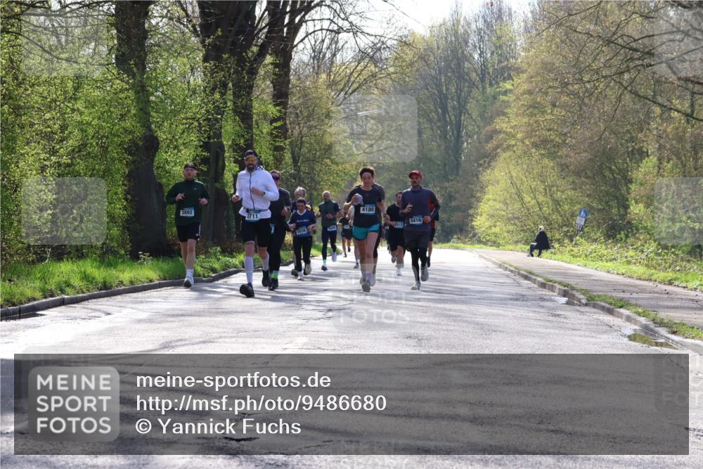 12.04.2026 - 45. Internationalen Wilhelmsburger Insellauf Yannick Fuchs http://msf.ph/oto/9486680 12.04.2026 10:30:44 Laufen 3892, 2711, 5038, 4180, 5416 meine-sportfotos.de