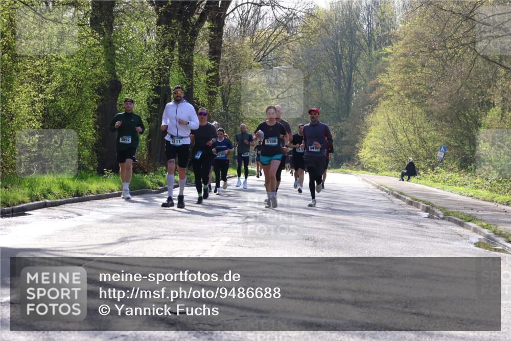 12.04.2026 - 45. Internationalen Wilhelmsburger Insellauf Yannick Fuchs http://msf.ph/oto/9486688 12.04.2026 10:30:45 Laufen 3892, 2711, 5038, 4180, 5416, 408 meine-sportfotos.de