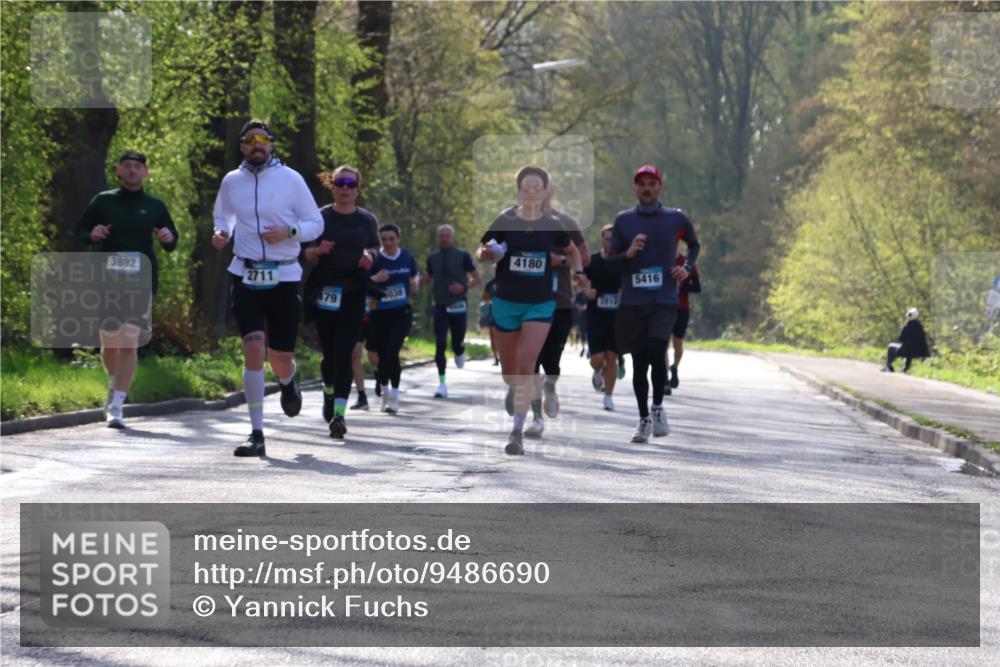 12.04.2026 - 45. Internationalen Wilhelmsburger Insellauf Yannick Fuchs http://msf.ph/oto/9486690 12.04.2026 10:30:45 Laufen 3892, 2711, 479, 3038, 4180, 5416 meine-sportfotos.de