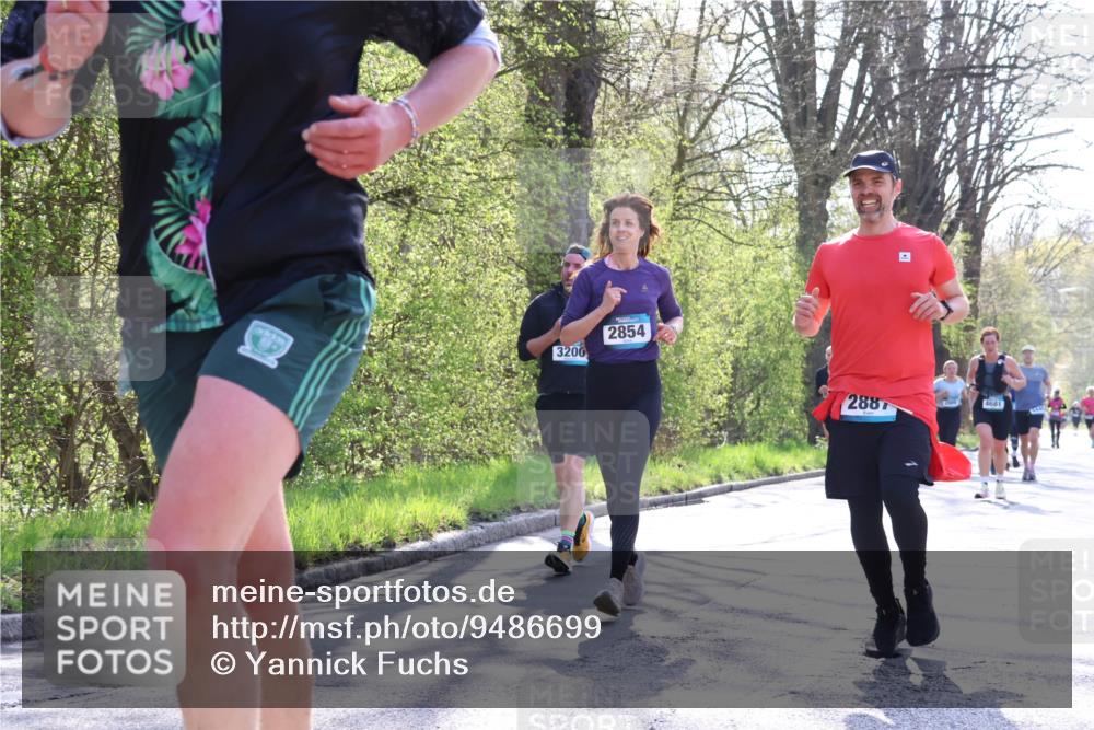 12.04.2026 - 45. Internationalen Wilhelmsburger Insellauf Yannick Fuchs http://msf.ph/oto/9486699 12.04.2026 10:36:46 Laufen 3200, 2854, 2887, 4681 meine-sportfotos.de