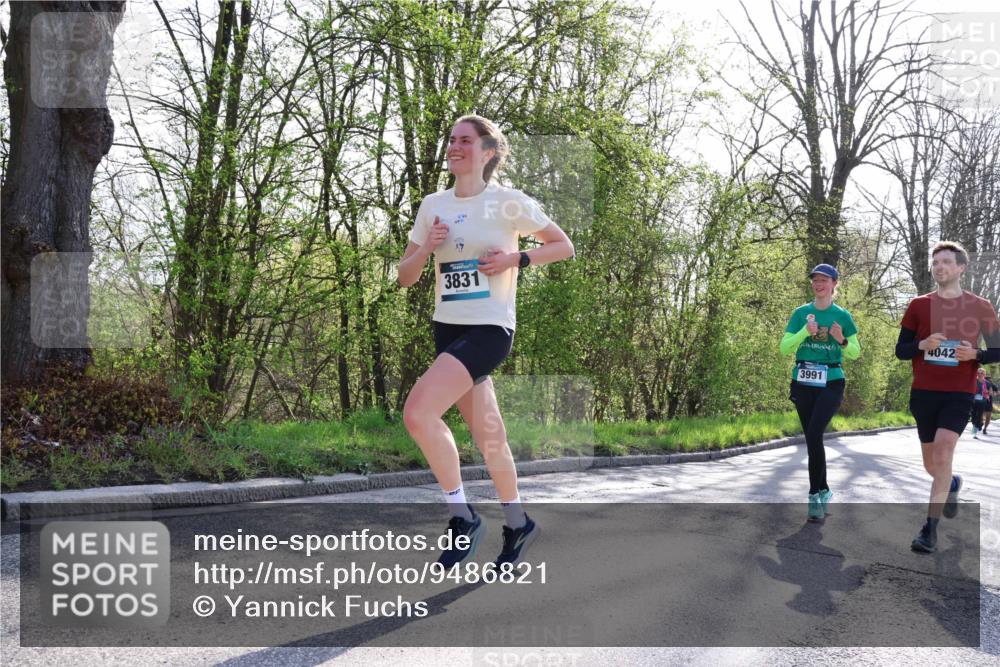 12.04.2026 - 45. Internationalen Wilhelmsburger Insellauf Yannick Fuchs http://msf.ph/oto/9486821 12.04.2026 10:30:59 Laufen 3831, 4042, 3991 meine-sportfotos.de