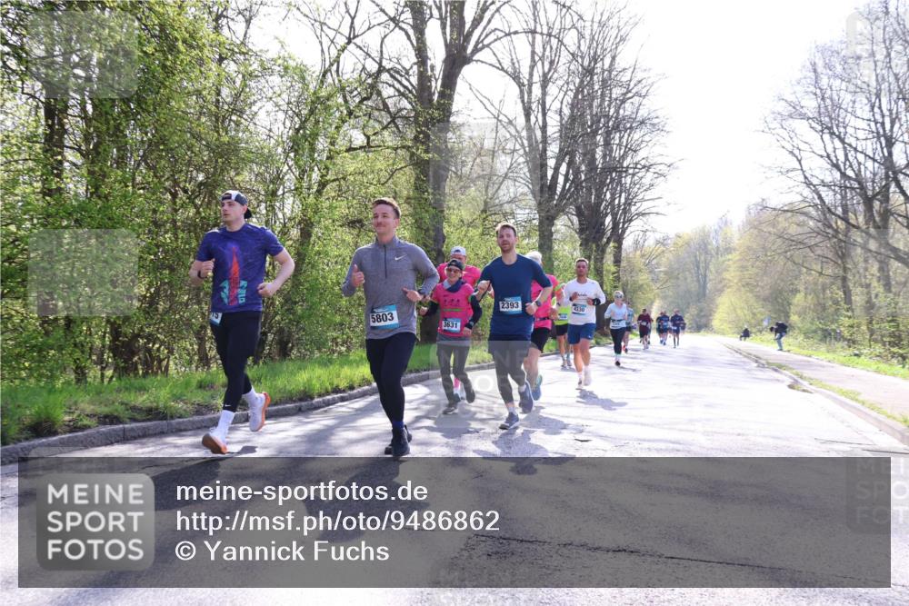 12.04.2026 - 45. Internationalen Wilhelmsburger Insellauf Yannick Fuchs http://msf.ph/oto/9486862 12.04.2026 10:37:02 Laufen 141, 2393, 4330, 5803, 3631 meine-sportfotos.de