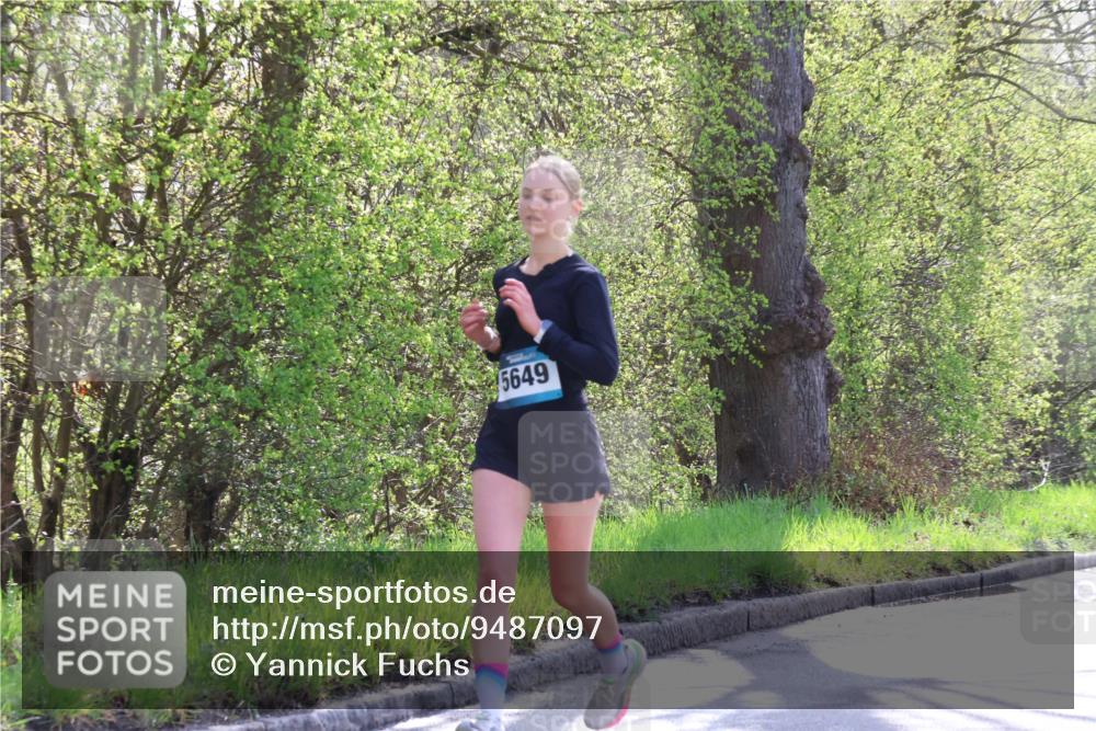 12.04.2026 - 45. Internationalen Wilhelmsburger Insellauf Yannick Fuchs http://msf.ph/oto/9487097 12.04.2026 10:37:23 Laufen 5649 meine-sportfotos.de
