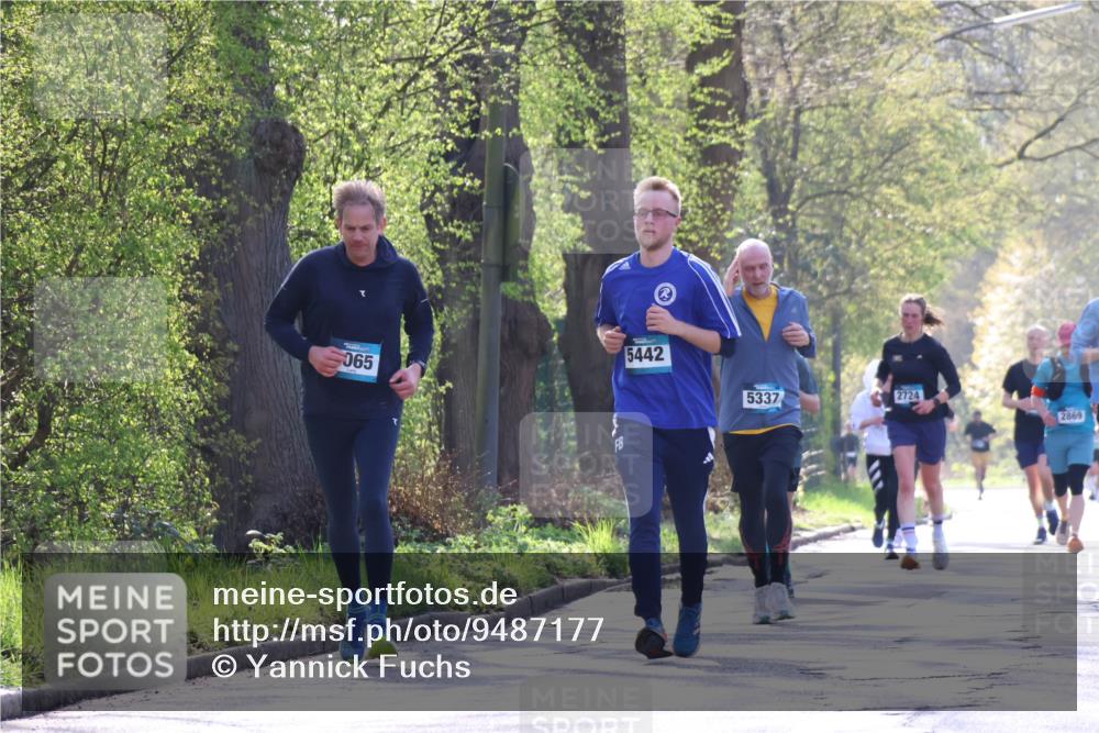 12.04.2026 - 45. Internationalen Wilhelmsburger Insellauf Yannick Fuchs http://msf.ph/oto/9487177 12.04.2026 10:31:42 Laufen 065, 5442, 5337, 2724, 2869 meine-sportfotos.de