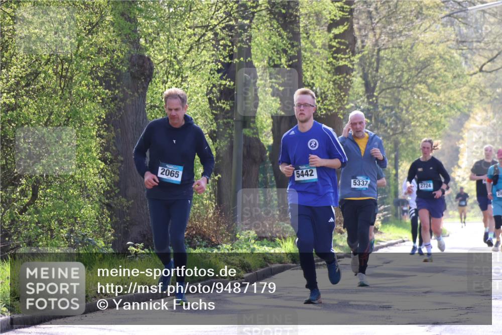 12.04.2026 - 45. Internationalen Wilhelmsburger Insellauf Yannick Fuchs http://msf.ph/oto/9487179 12.04.2026 10:31:42 Laufen 2065, 5442, 5337, 2724 meine-sportfotos.de