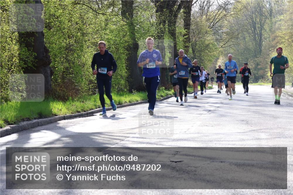 12.04.2026 - 45. Internationalen Wilhelmsburger Insellauf Yannick Fuchs http://msf.ph/oto/9487202 12.04.2026 10:31:44 Laufen 5442, 2065, 5337, 4483 meine-sportfotos.de