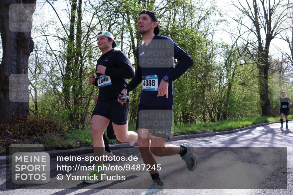 12.04.2026 - 45. Internationalen Wilhelmsburger Insellauf Yannick Fuchs http://msf.ph/oto/9487245 12.04.2026 10:37:36 Laufen 2846, 4088, 4768 meine-sportfotos.de