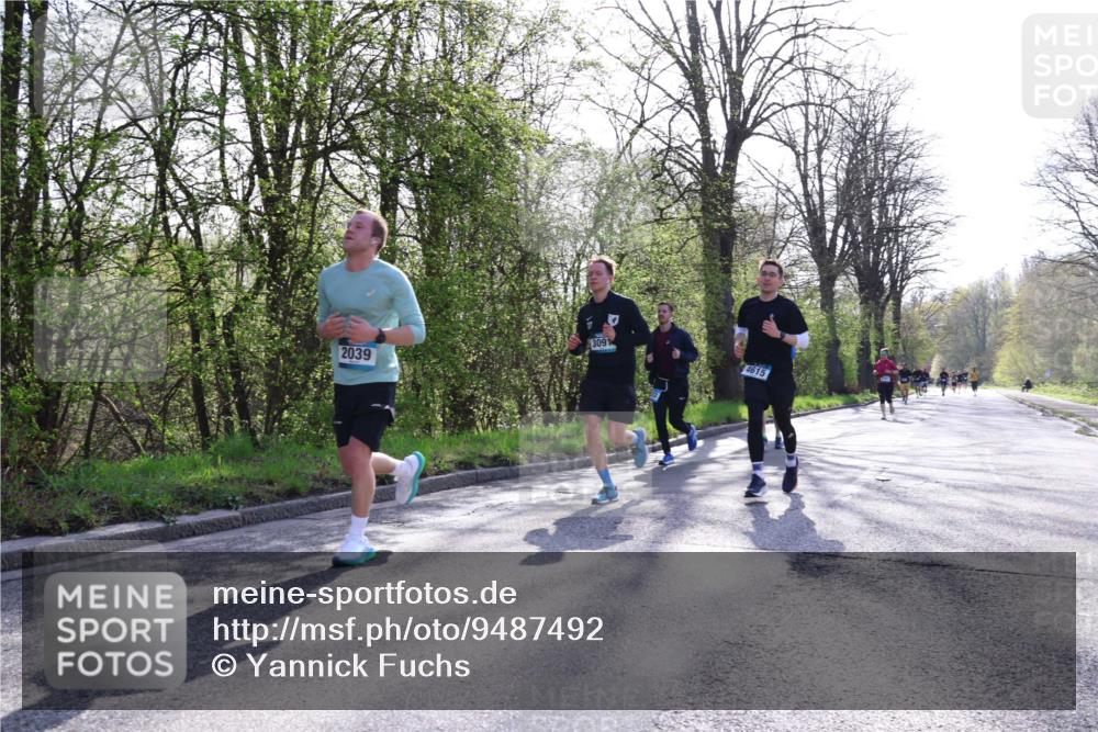 12.04.2026 - 45. Internationalen Wilhelmsburger Insellauf Yannick Fuchs http://msf.ph/oto/9487492 12.04.2026 10:32:15 Laufen 2039, 3091, 4615 meine-sportfotos.de