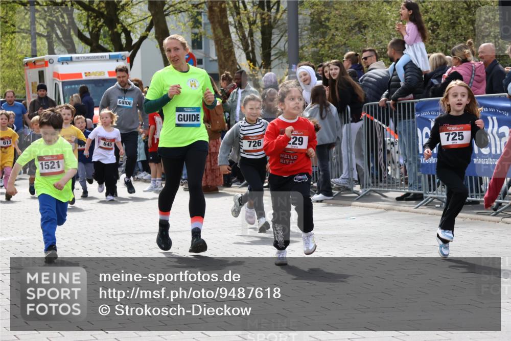 12.04.2026 - 45. Internationalen Wilhelmsburger Insellauf Strokosch-Dieckow http://msf.ph/oto/9487618 12.04.2026 14:10:32 Ziel 708, 615, 184, 187, 42, 706, 246, 243, 717, 724, 929, 722, 239, 704, 725, 1521, 714, 726, 229, 553, 204 meine-sportfotos.de