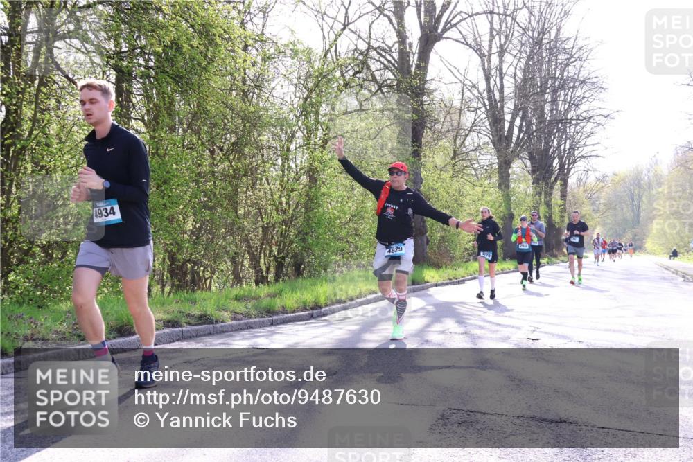 12.04.2026 - 45. Internationalen Wilhelmsburger Insellauf Yannick Fuchs http://msf.ph/oto/9487630 12.04.2026 10:32:32 Laufen 4934, 4829, 179, 2940 meine-sportfotos.de