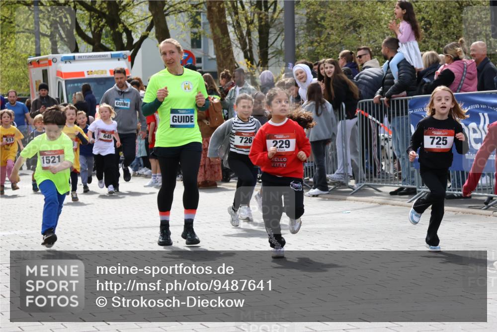 12.04.2026 - 45. Internationalen Wilhelmsburger Insellauf Strokosch-Dieckow http://msf.ph/oto/9487641 12.04.2026 14:10:32 Ziel 708, 615, 184, 187, 42, 706, 246, 243, 717, 724, 929, 722, 239, 704, 725, 1521, 714, 726, 229, 553, 204 meine-sportfotos.de