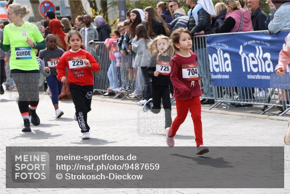 12.04.2026 - 45. Internationalen Wilhelmsburger Insellauf Strokosch-Dieckow http://msf.ph/oto/9487659 12.04.2026 14:10:31 Ziel 1513, 909, 708, 615, 184, 187, 42, 706, 246, 243, 717, 724, 929, 722, 239, 704, 725, 1521, 714, 726, 229 meine-sportfotos.de