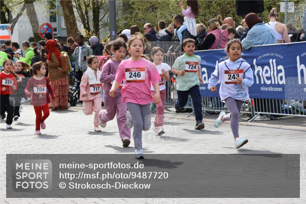 12.04.2026 - 45. Internationalen Wilhelmsburger Insellauf Strokosch-Dieckow http://msf.ph/oto/9487720 12.04.2026 14:10:29 Ziel 963, 1513, 909, 708, 615, 184, 187, 42, 706, 246, 243, 717, 724, 929, 722, 239, 704, 725, 1521, 714, 726 meine-sportfotos.de