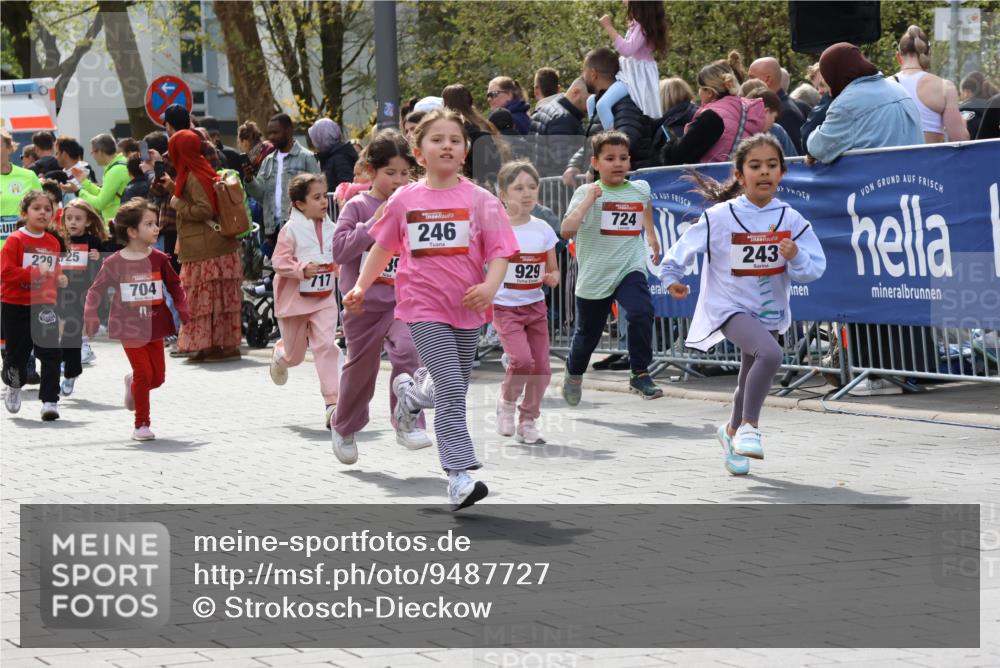 12.04.2026 - 45. Internationalen Wilhelmsburger Insellauf Strokosch-Dieckow http://msf.ph/oto/9487727 12.04.2026 14:10:29 Ziel 963, 1513, 909, 708, 615, 184, 187, 42, 706, 246, 243, 717, 724, 929, 722, 239, 704, 725, 1521, 714, 726 meine-sportfotos.de