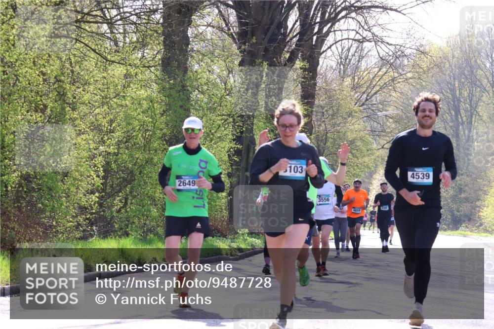 12.04.2026 - 45. Internationalen Wilhelmsburger Insellauf Yannick Fuchs http://msf.ph/oto/9487728 12.04.2026 10:38:24 Laufen 2649, 103, 3556, 4659, 2392, 4539 meine-sportfotos.de