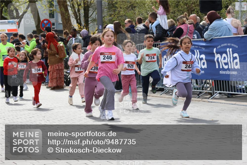 12.04.2026 - 45. Internationalen Wilhelmsburger Insellauf Strokosch-Dieckow http://msf.ph/oto/9487735 12.04.2026 14:10:29 Ziel 963, 1513, 909, 708, 615, 184, 187, 42, 706, 246, 243, 717, 724, 929, 722, 239, 704, 725, 1521, 714, 726 meine-sportfotos.de