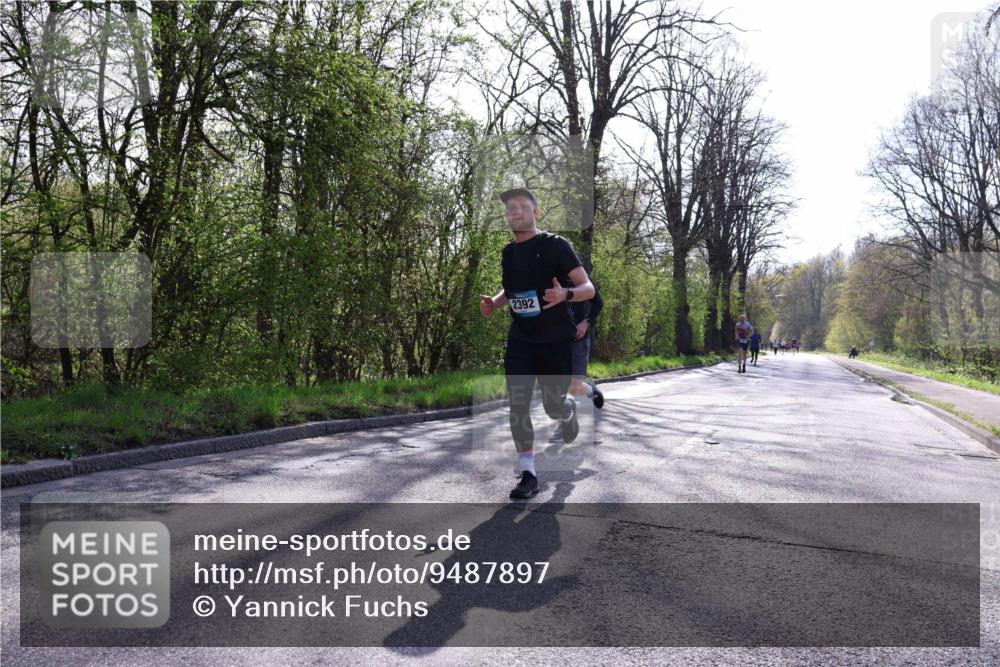 12.04.2026 - 45. Internationalen Wilhelmsburger Insellauf Yannick Fuchs http://msf.ph/oto/9487897 12.04.2026 10:38:37 Laufen 2392 meine-sportfotos.de